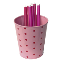 Pennburk, rosa med prickar