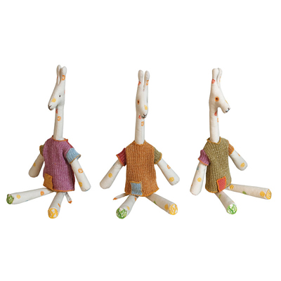 Giraff med stickad tröja