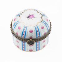 Pill box, Cream with ladybird