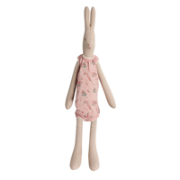 Medium Rabbit, Flicka